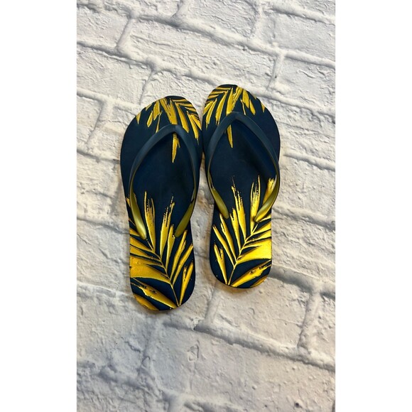 Xhilaration Shoes - Flip flops